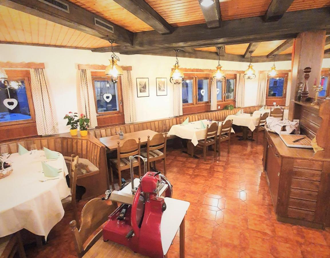 Hotel-Restaurant Grina Simplon Exterior photo