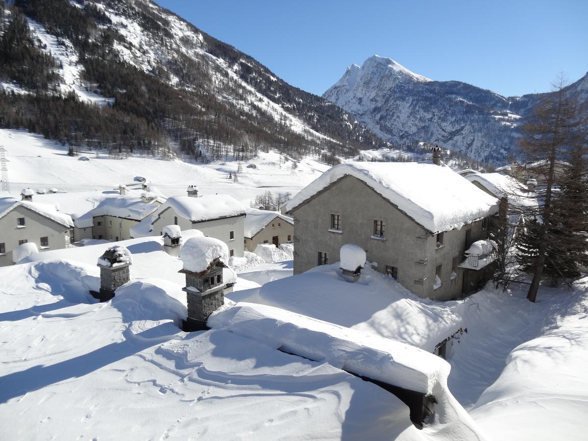 Hotel-Restaurant Grina Simplon Exterior photo